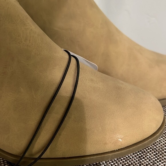 St. John’s Bay tan suede ankle boots, size 7 1/2, NWT. - Picture 12 of 12